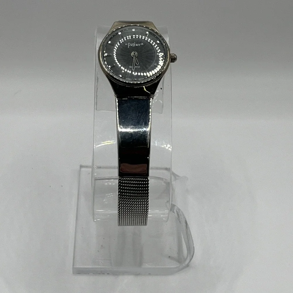 Fusion Atomic Wristwear Mesh Band Quartz Analog Women's‎ Watch- New Battery!